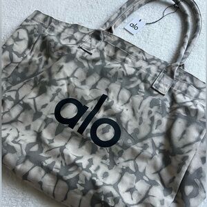 ALO Yoga Gray and Black Tote Bag